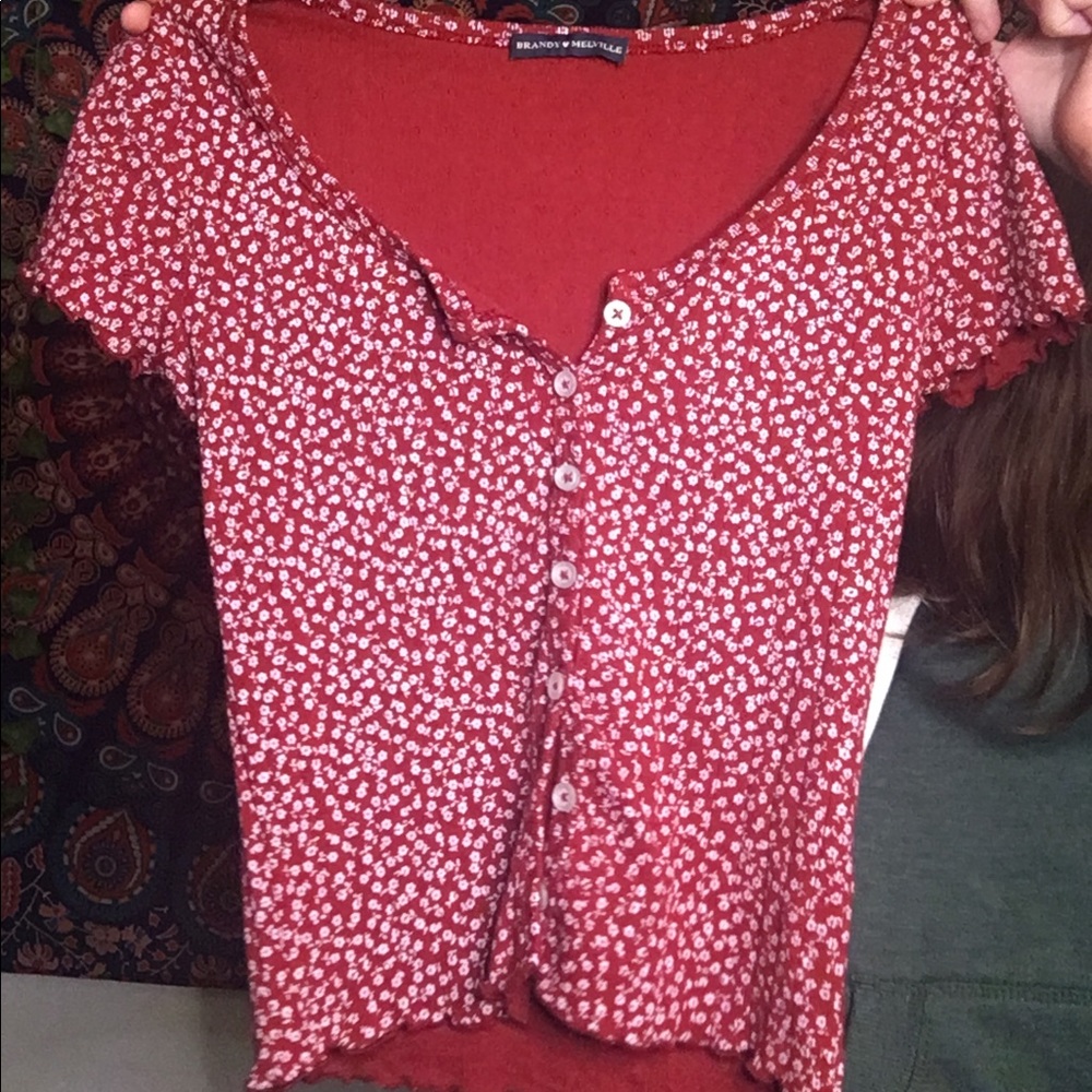 Button down red white flower ruffle tee